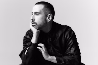 Con sobrada experiencia en cine, series de televisión y teatro, Velasco lleva año y medio concentrado en su nuevo proyecto: "Sacresize". Foto: Adrián Nucelaar