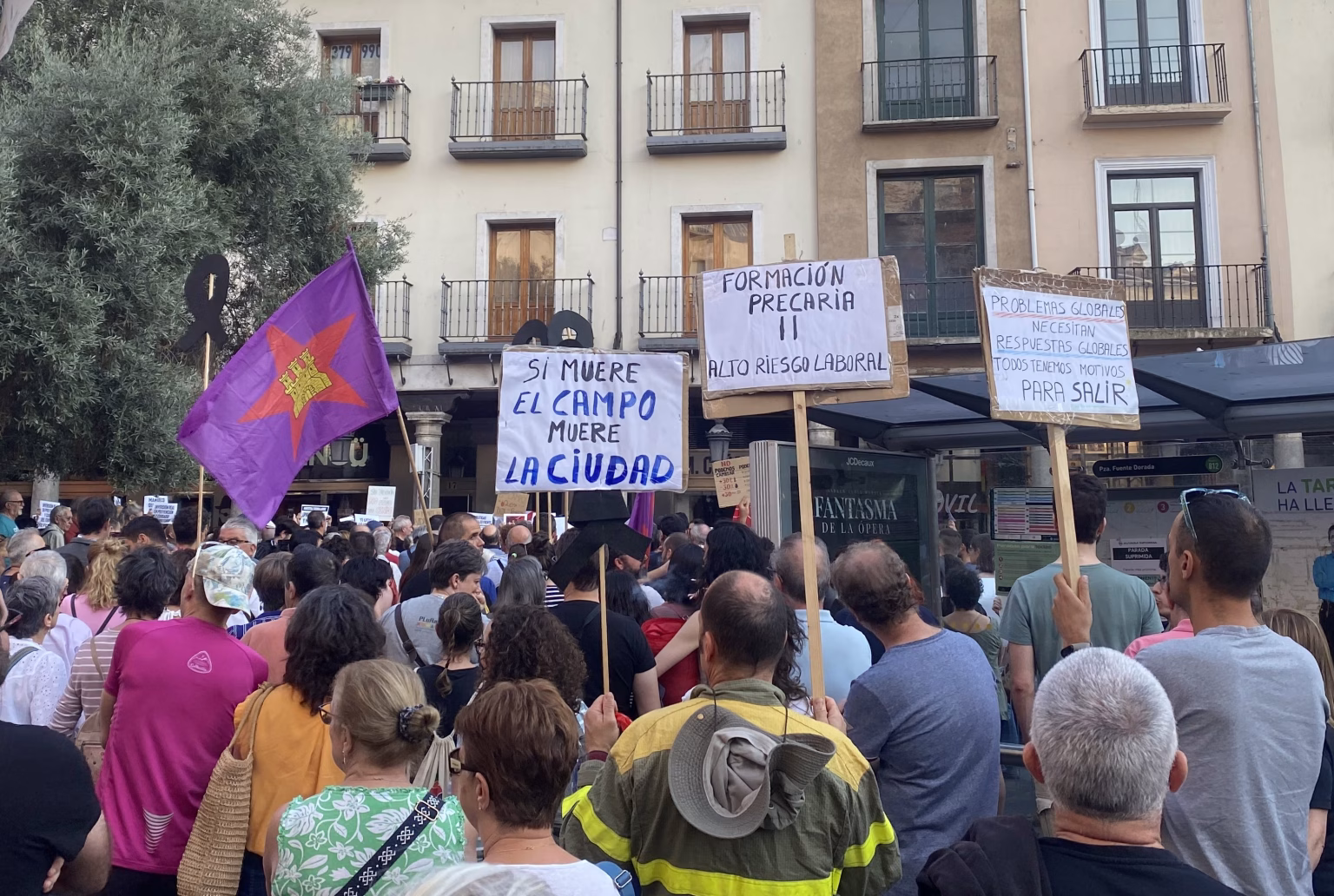 Más de dos mil personas protestaron en Valladolid el pasado día 20 por la mala gestión de la Junta de CyL en los incendios de este verano. Foto: Social24Horas