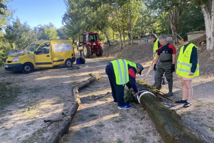 Casi todos los sábados del año un equipo de AMA El Pisuerga cuida del río realizando diversas tareas. Foto: Social24Horas