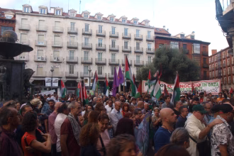 Desde Fuente Dorada, los manifestantes salieron hacia la calle Regalado por el principio de Teresa Gil. Foto: Social24Horas