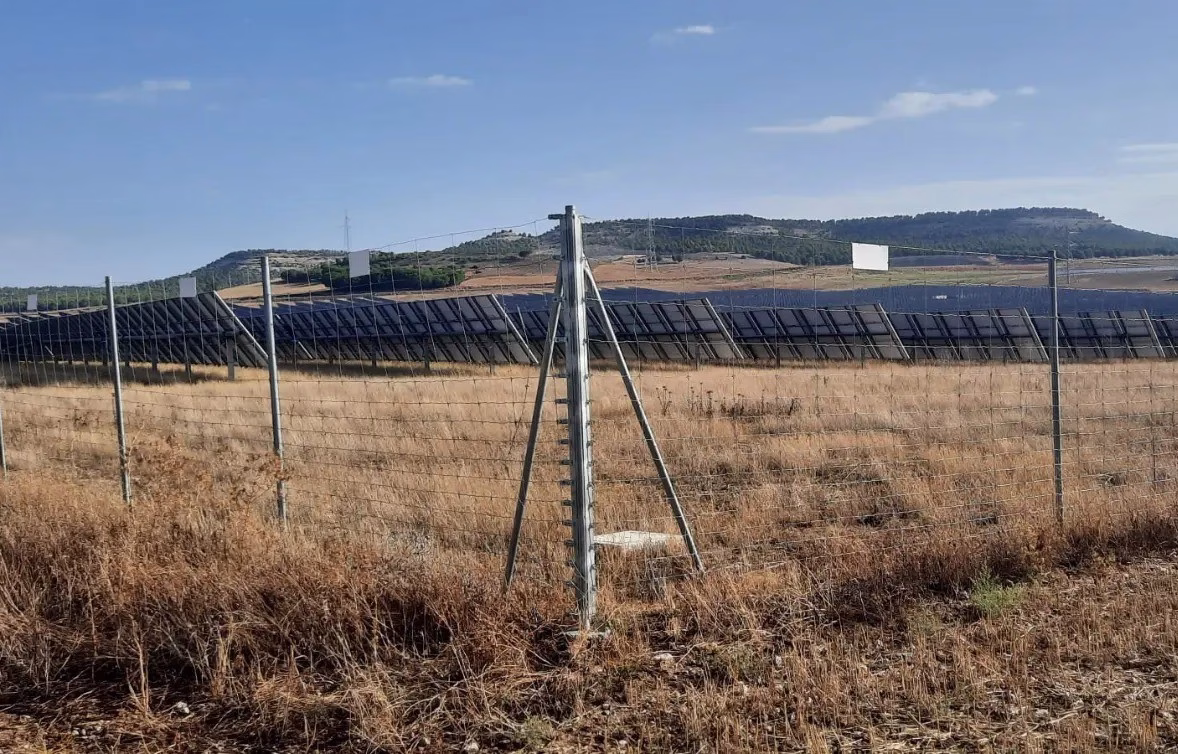 Una de las plantas fotovoltaicas en funcionamiento en Renedo de Esgueva, de la empresa Auriga Solar. Foto: Defensa Valle Esgueva