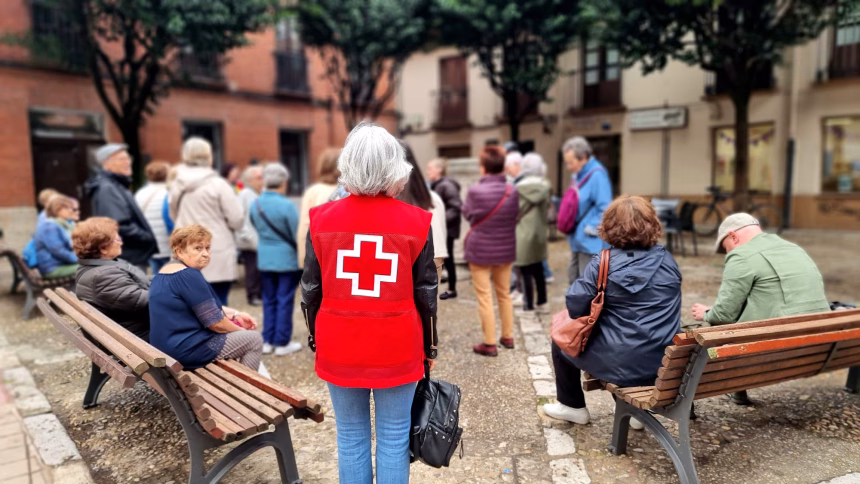Cruz Roja se vuelva cada mes en actividades dedicadas al bienestar y a las inquietudes culturales de las personas mayores: Foto: Cruz Roja en Valladolid