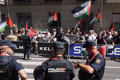 Manifestantes en el recorrido de la contrarreloj de la Vuelta Ciclista a España el pasado 11 de septiembre en Valladolid. Foto: RTVE