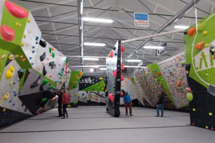 La Nave Centro de escalada (León)