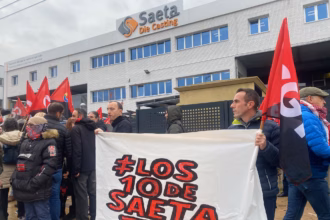 Concentración a las puertas de Saeta Die Casting el pasado 19 de diciembre. Foto: Social24Horas