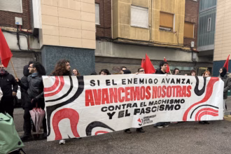 Pancarta principal de la concentración convocada para defender el derecho al aborto. Foto: Social24Horas