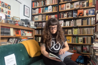 Marta Álvarez en el sofá de La Perecquiana, en los prolegómenos del encuentro de La Magistral. Foto: Social24Horas