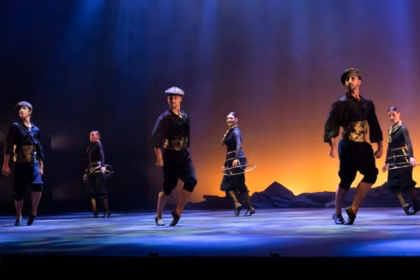 Bailarinas y bailarines de Arvine Danza en acción. Foto: Luisa Valares