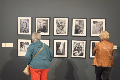 Los amantes de la fotografía aprovecharon la Semana Santa para visitar la exposición en Las Francesas. Foto: Social24Horas