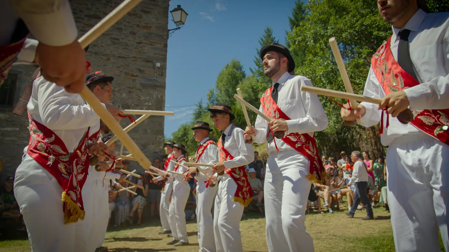 TRADICIÓN Y DANZAS DEL VALLE DEL FORNELA