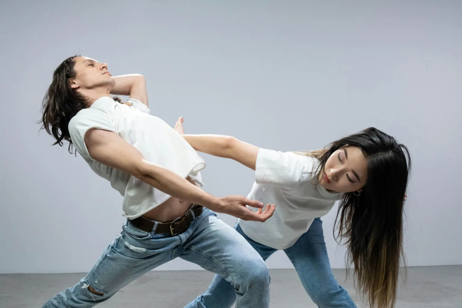 Danza Contemporánea.pexels-cottonbro-6769376