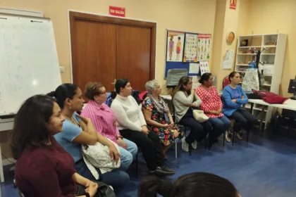 Grupo de mujeres en una reciente actividad de Procomar Acoge Valladolid. Foto: Procomar.