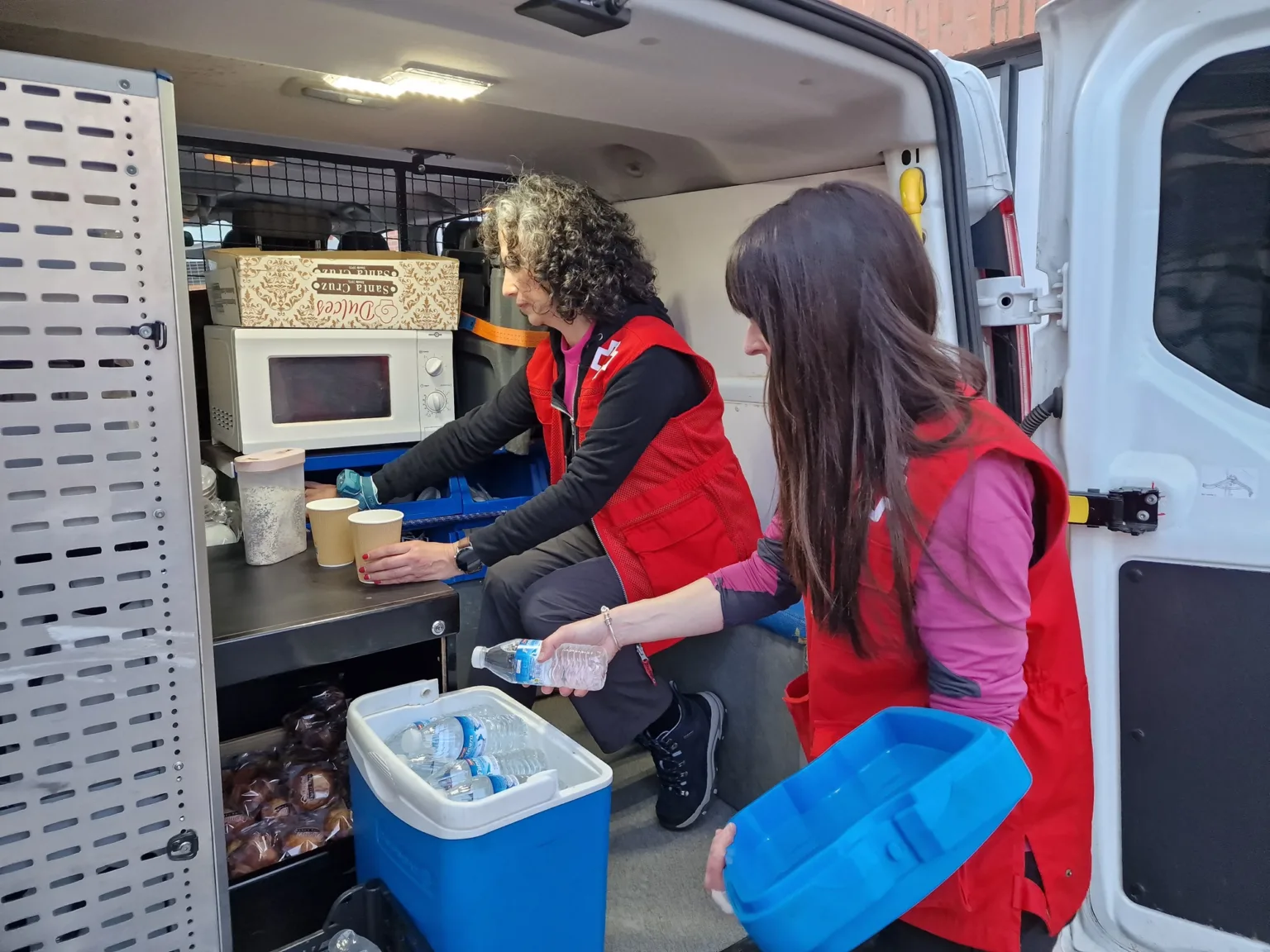 Trabajo de la Unidad de Emergencia Social, del Programa de Atención a Personas Sin Hogar de Cruz Roja Valladolid. Foto: Cruz Roja Valladolid.