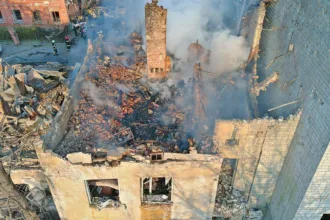 Bombardeo en Ucrania. Desde 2022 aumentó ostensiblemente el número de refugiados que escapan de la guerra. Foto: RS/ vía Fotos Públicas.