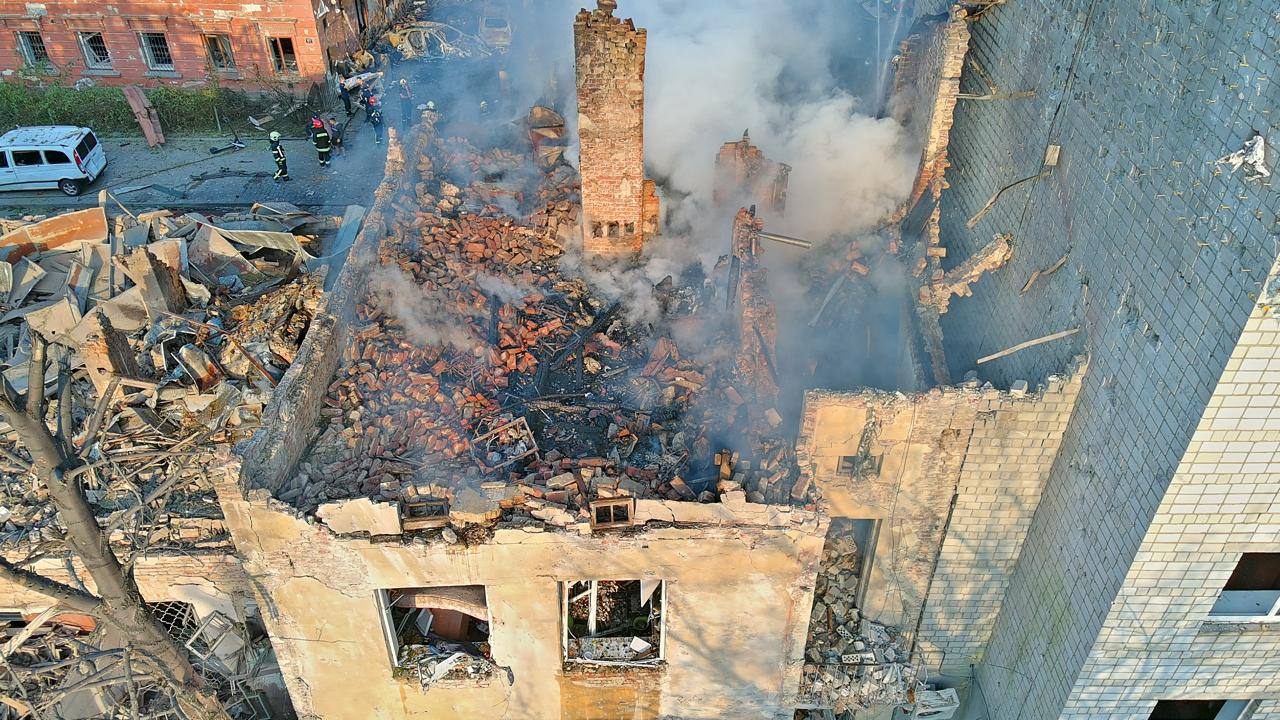 Bombardeo en Ucrania. Desde 2022 aumentó ostensiblemente el número de refugiados que escapan de la guerra. Foto: RS/ vía Fotos Públicas.