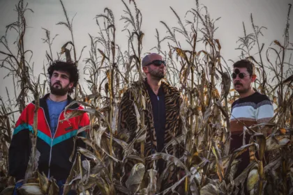 La banda leonesa Catalina Grande Piñón Pequeño ha publicado en 2024 el LP "Éxitos razonables".