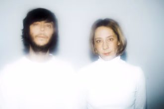 Víctor Cabezuelo y Julia Martín-Maestro, fundadores del grupo Rufus T. Firefly