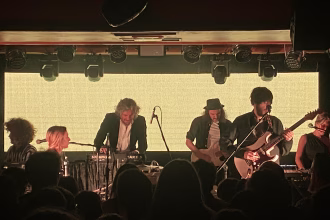 Rufus T. Firefly rodó las canciones de su nuevo LP, "Todas las cosas buenas", ante una sala Porta Caeli repleta. Foto: Social24Horas