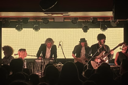 Rufus T. Firefly rodó las canciones de su nuevo LP, "Todas las cosas buenas", ante una sala Porta Caeli repleta. Foto: Social24Horas