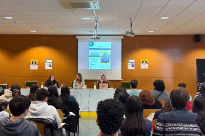 La Universidad de Burgos recibió a la periodista Patricia Simón, en un evento organizado por la Asamblea de Cooperación por la Paz. Foto: Beatriz Castañeda Aller