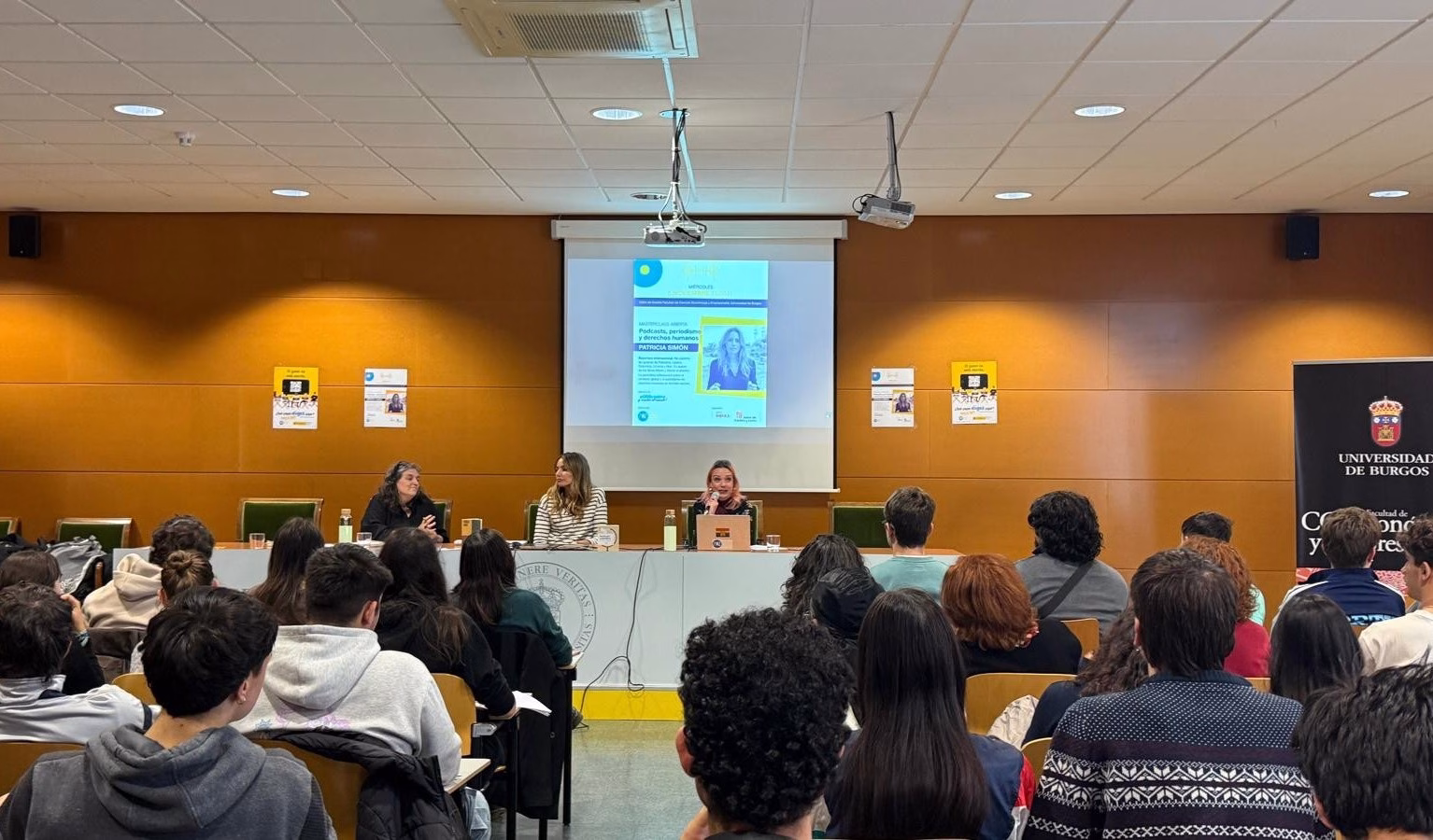 La Universidad de Burgos recibió a la periodista Patricia Simón, en un evento organizado por la Asamblea de Cooperación por la Paz. Foto: Beatriz Castañeda Aller