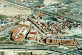 Panorámica del barrio Belén a mediados de los noventa, con la inconfundible plaza de las Nieves. Foto: SAFI 2000, S.L. Archivo Municipal de Valladolid