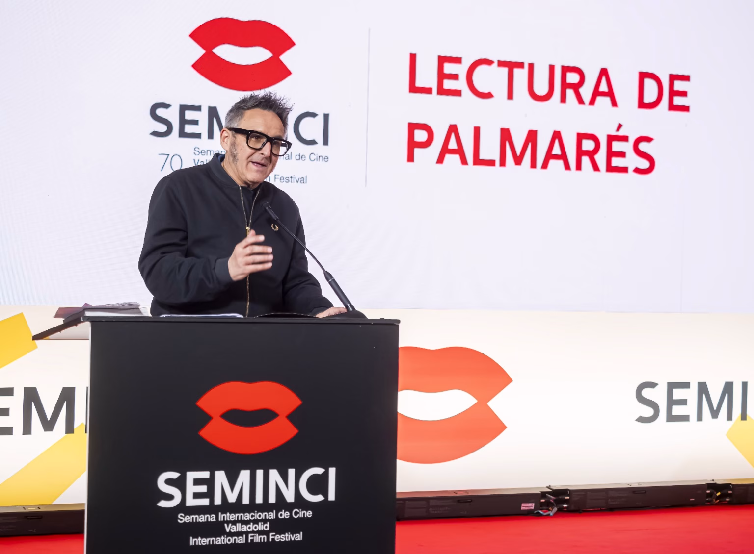 Cienfuegos abriendo la entrega de premios de la 70ª edición de la Seminci. Foto: Agencia Photogenic