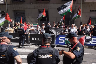 Manifestantes en el recorrido de la contrarreloj de la Vuelta Ciclista a España el pasado 11 de septiembre en Valladolid. Foto: RTVE