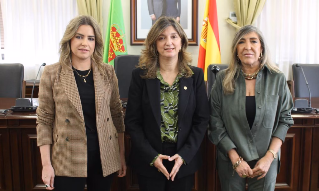 Mª Lourdes Álvarez Fernández, Nuria González Álvarez y Mª Pilar Gutiérrez Santiago 