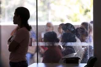 Ojalá no hiciera falta una regularización extraordinaria para tener que paliar una triste realidad que es incuestionable: sin papeles no hay derechos. Foto: Marcelo Camargo/Agência Brasil