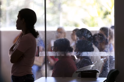 Ojalá no hiciera falta una regularización extraordinaria para tener que paliar una triste realidad que es incuestionable: sin papeles no hay derechos. Foto: Marcelo Camargo/Agência Brasil