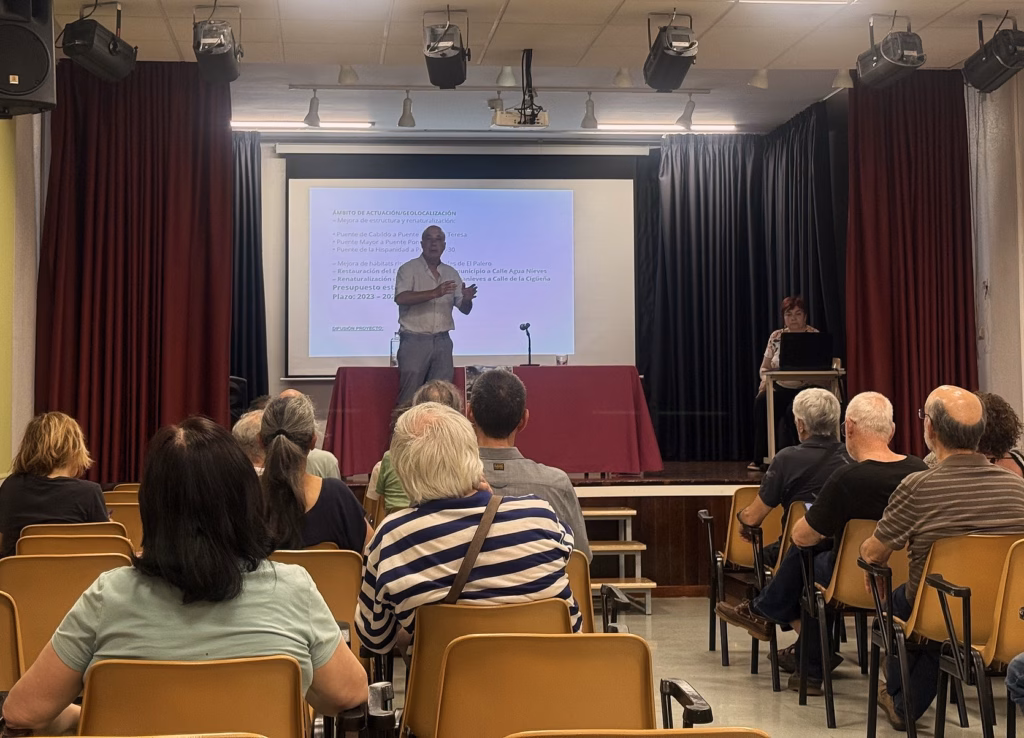 Charla de Ecologistas en Acción y Federación de Asociaciones Vecinales Antonio Machado en el Centro Cívico Esgueva. Foto: Social24Horas