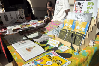 Mesa de la Escuela de Arte y Superior de CRBC de Valladolid (EAVA), en Asalto Gráfico. Foto: Social24Horas
