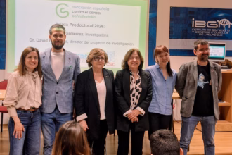 De izda a dcha: Patricia Nieto (Fundación Científica AECC); Juan García Serna (UVa); Luisa Lobete (AECC Valladolid); Asunción Rocher (IBGM); Beatriz Gutiérrez (investigadora), y el Dr. David Bernardo, director del proyecto. Foto: AECC Valladolid