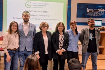 De izda a dcha: Patricia Nieto (Fundación Científica AECC); Juan García Serna (UVa); Luisa Lobete (AECC Valladolid); Asunción Rocher (IBGM); Beatriz Gutiérrez (investigadora), y el Dr. David Bernardo, director del proyecto. Foto: AECC Valladolid