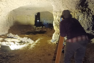 Trabajos de recuperación de las bodegas en Piñel de Abajo