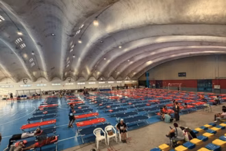 Trabajo de Cruz Roja en Ávila, en los polideportivos transformados en albergues temporales. Foto: Cruz Roja