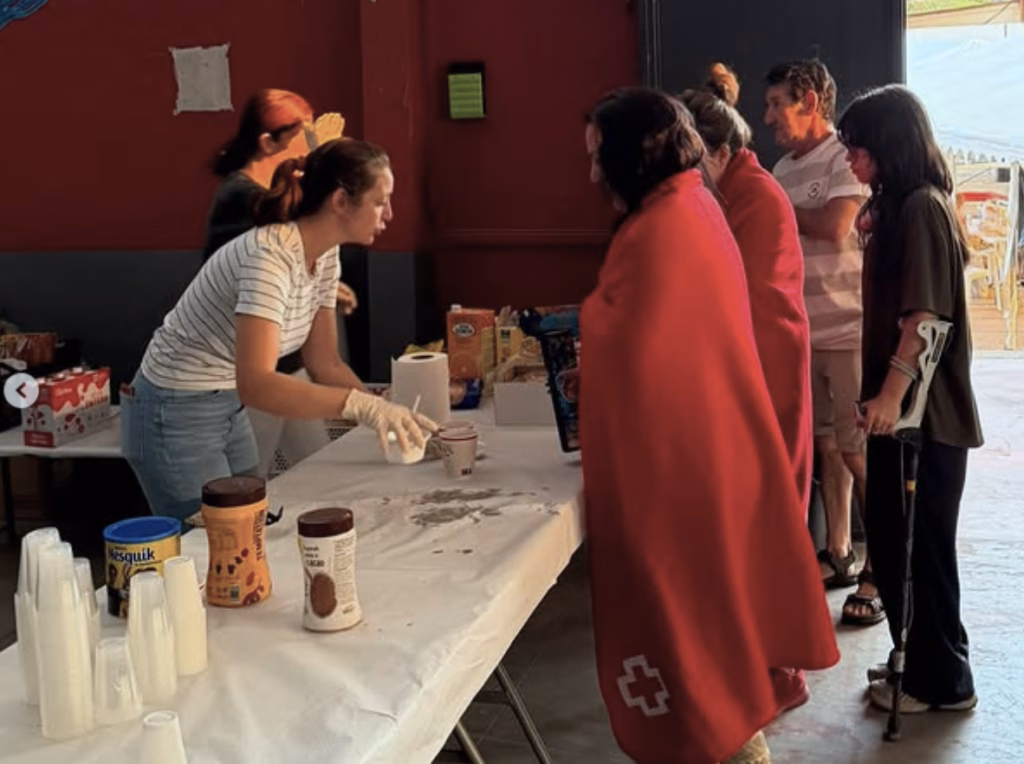 El apoyo a la población evacuada, fundamental para superar el estado de shock. Foto: Cruz Roja