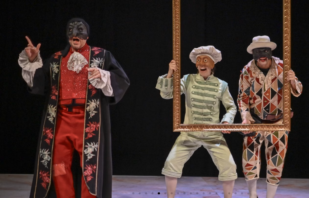 Las situaciones presentadas por Cervantes en su entremés "El retablo de las maravillas" siguen produciéndose en la actualidad. Foto: Els Joglars