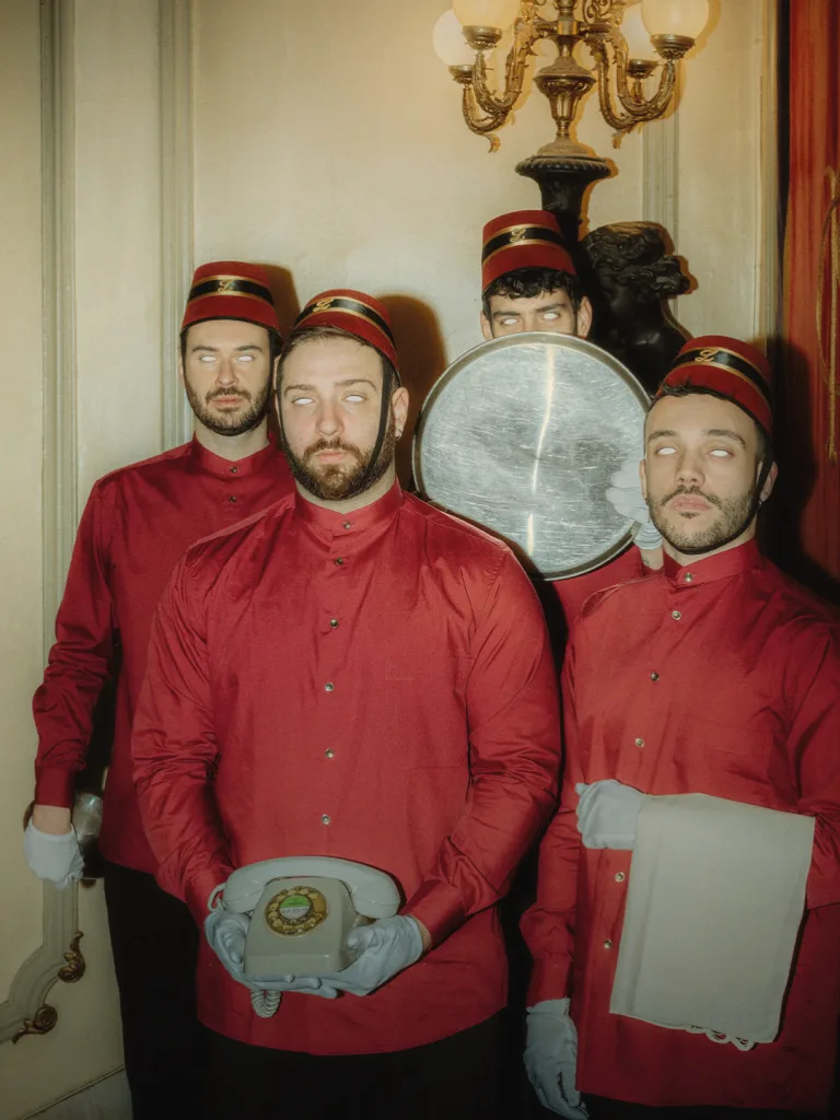 Este viernes 18 de septiembre estará disponible ya "¿Qué arderá mañana?". Foto: Lutton & Gant