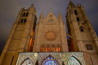 Proyecciones sobre la Catedral de León