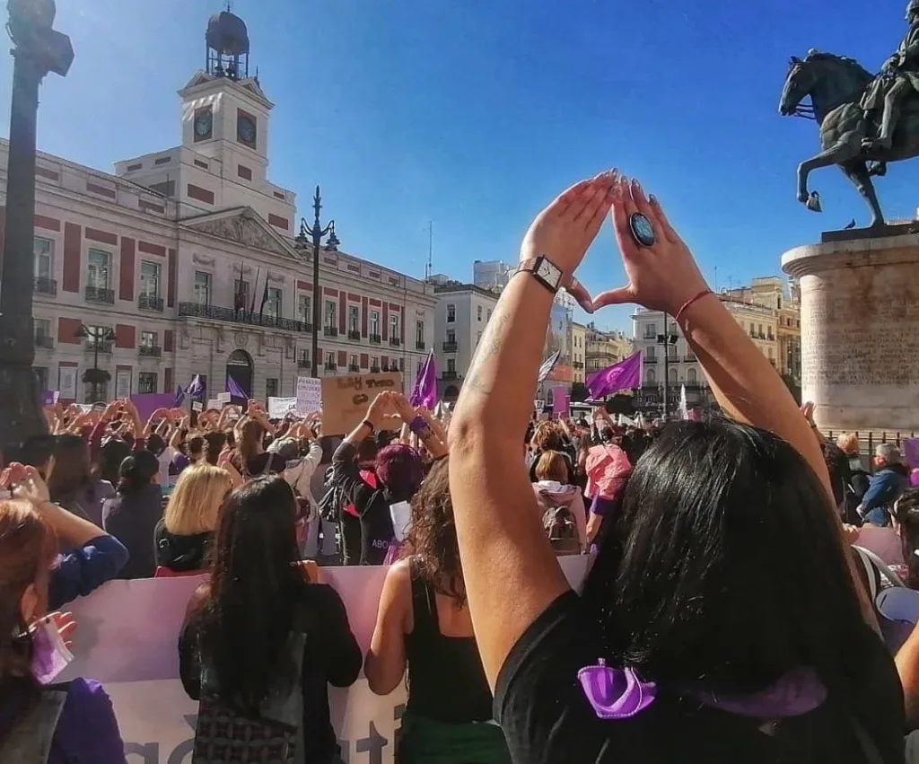 El movimiento feminista, cada vez más fuerte en España, ha puesto sobre la mesa el papel del prostituidor, siempre en segundo plano. Foto: Amelia Tiganus